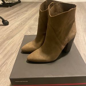Vinca camuto creestal western booties